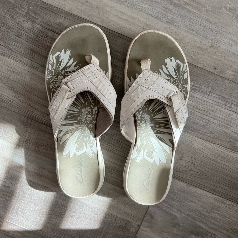 Clarks Women's Cream Floral Sandals